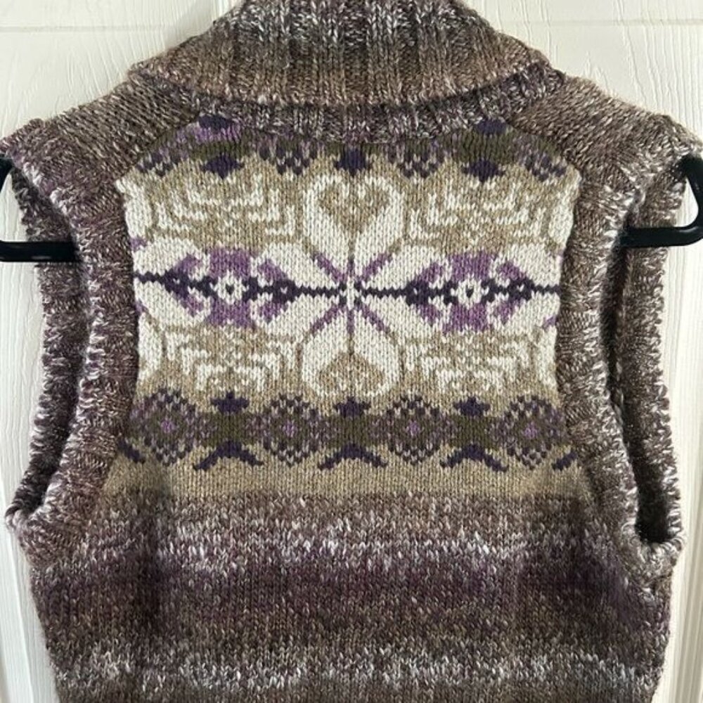 WOOLRICH Kendal Creek Sweater Vest Medium, Shale Button - Picture 13 of 15